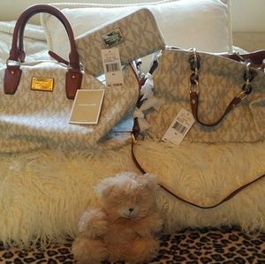 Michael Kors Duffle/Wallet/Handbag.
